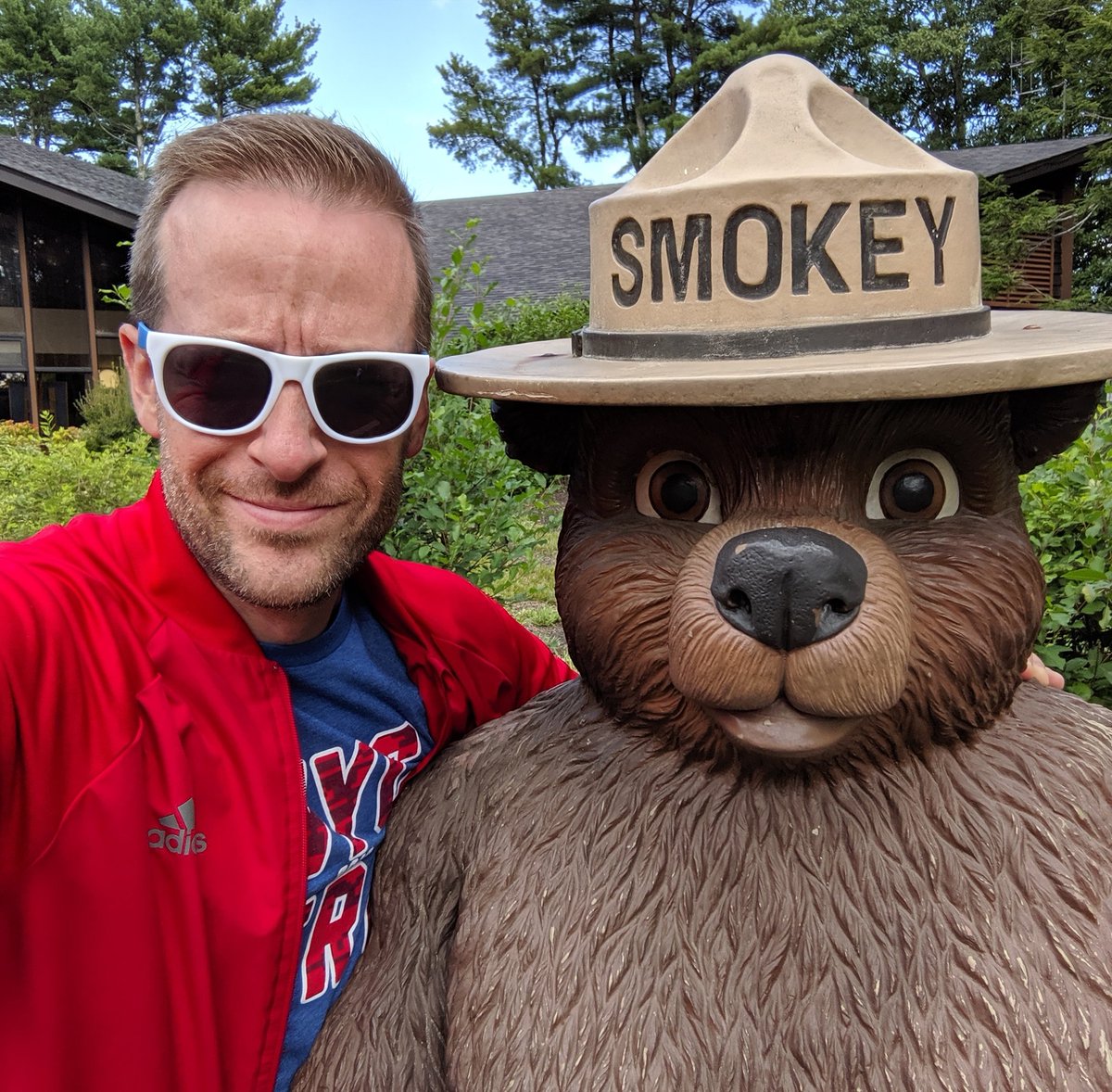 jimfrawleyNY's tweet image. Only you... #smokey #smokeybear75 #smokeybear #kittery #maine