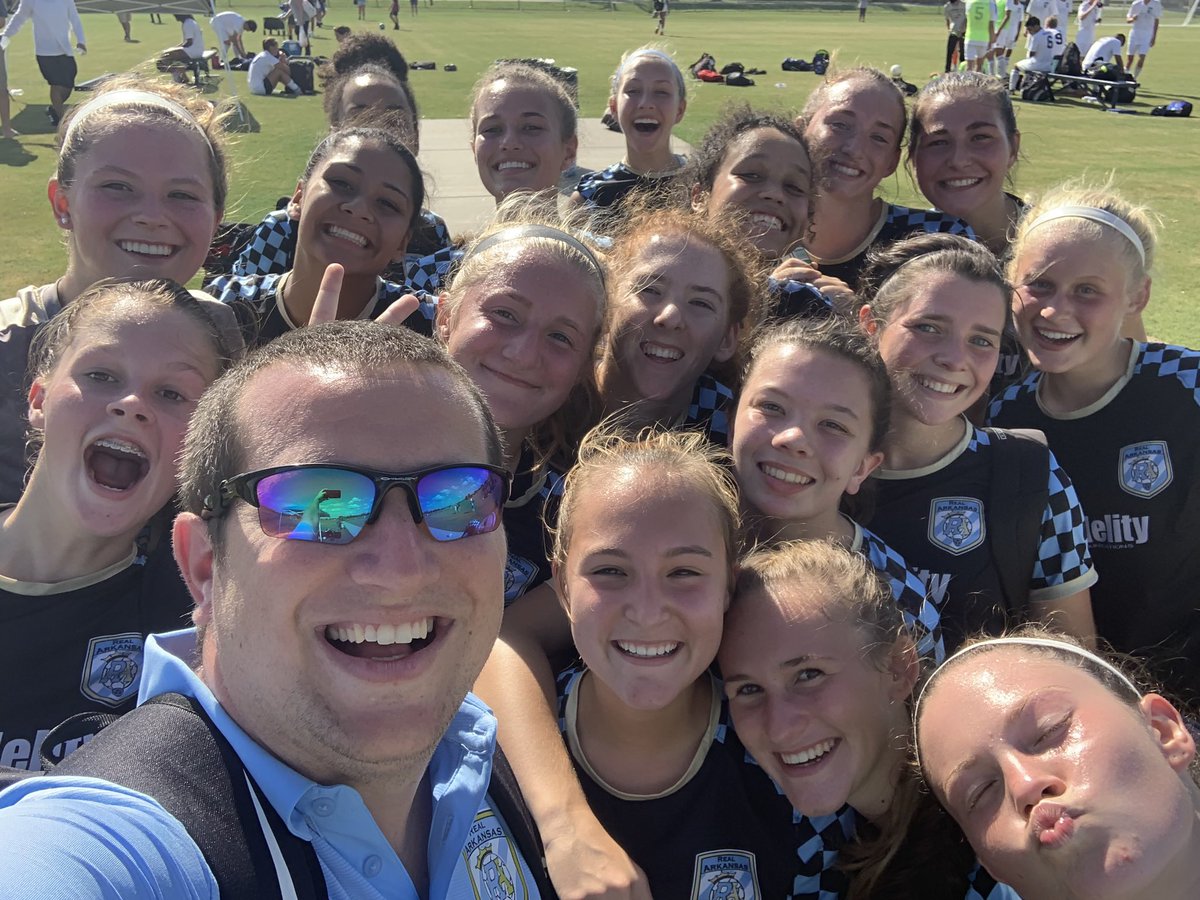 RealAR03Gold's tweet photo. Great start to our NPL campaign with a 6-0 win over SLSC Cosmos in Oklahoma City! EGB 🎩 trick, Becca B, @laurenwestfall8, and @AnnabelleSammo2 with the goals! 

#RedRiverNPL #RealArkansas #RealSoccer https://t.co/w2eKq1SuxF