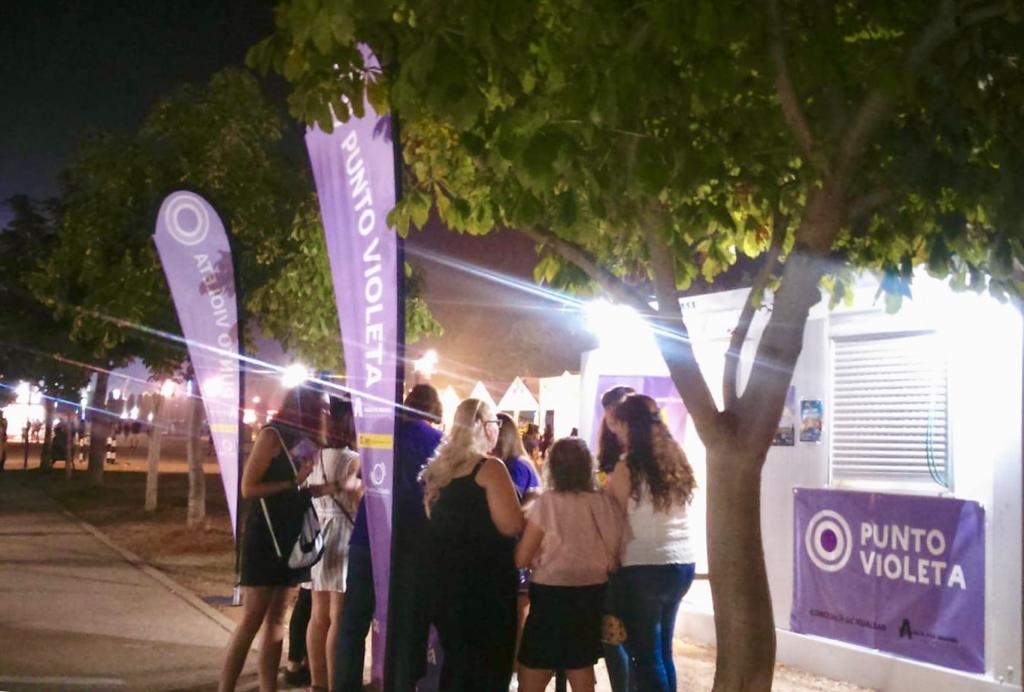 💜 El #PuntoVioleta ya está operativo en el recinto ferial: la concejala <a href="/PSanchezAlcala/">Patricia Sanchez</a> lo ha visitado

Haz que las #FeriasAlcalá2019 sean un espacio para la diversión y el disfrute de chicas y chicos.

#AlcaláReacciona: hoy y siempre todos contra las agresiones sexuales