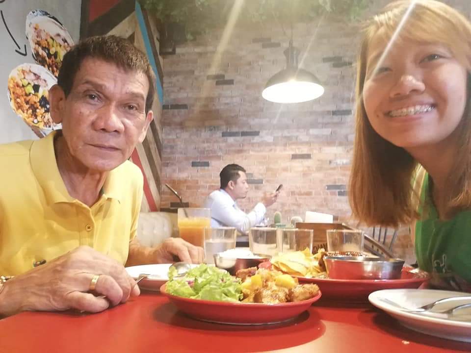 PinoyAkoBlog's tweet photo. Laughtrip Ang fourth pic. Mga DDS talaga.  😂😂😂 https://t.co/rr6rIS4Mof