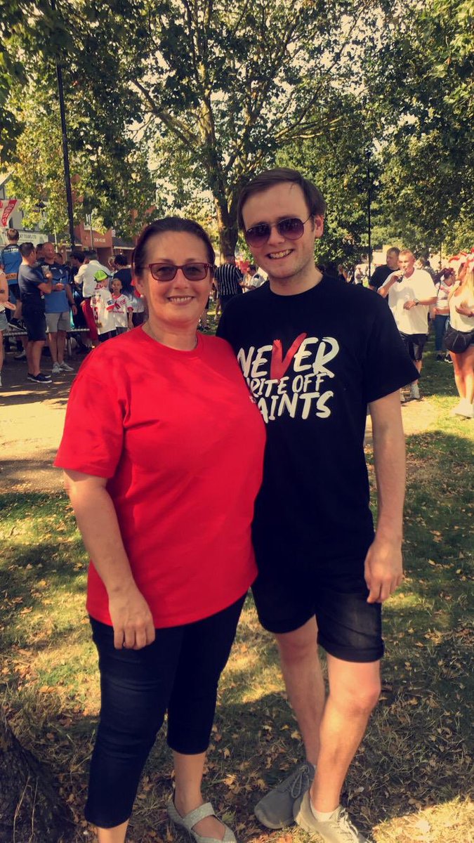 NorthernBird13's tweet photo. 25 years ago this weekend I made a monumental mistake and paid the price but in this moment, today, under that tree, I was the happiest I have been in a very long time - maybe even in 26 years!! Thank you to every single one of you who got me to today xxxx 😘 https://t.co/PybhDORZsG