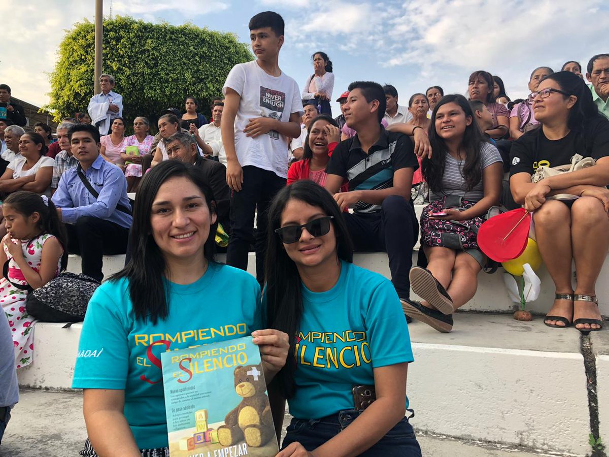 eldabeeriMadai's tweet photo. Hoy la iglesia de Nva. Cajamarca se une a este gran impacto de #RompiendoElSilencio ¡NO AL ABUSO INFANTIL! #MNO https://t.co/pxxVL2mdSw