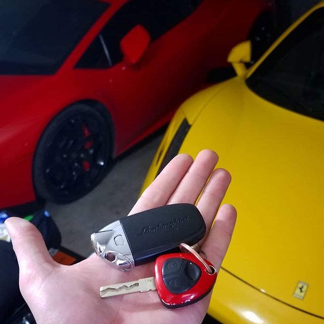 carbonography's tweet photo. Thinking back to #ManVsBuild and wishing I had to make difficult decisions like this everyday.  Thanks again to the team @royaltyexoticcars 👍 https://t.co/NHE9nCAi58 https://t.co/HGgvf6XEWD