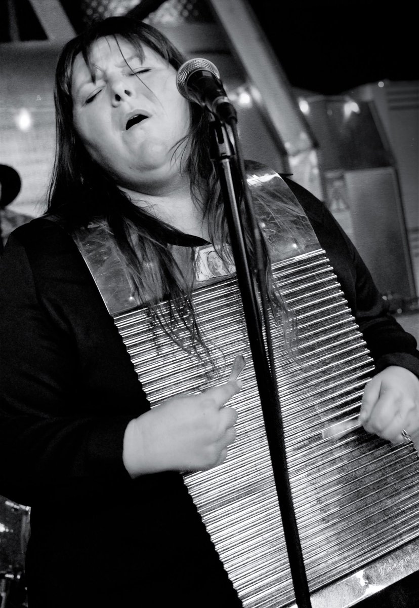 vargas67009060's tweet photo. Frottoir..2019 Whiteaker Block Party #whiteakerblockparty2019 #whiteakerblockparty #eugeneoregon #music #band #guitar #bassguitar #musiclovers #bnw #bnwphotography #blackandwhite #blackandwhitephotography #monochrome #streetphotography #frottoir #zydeco #rubboard https://t.co/DG1Fk7Tjpg
