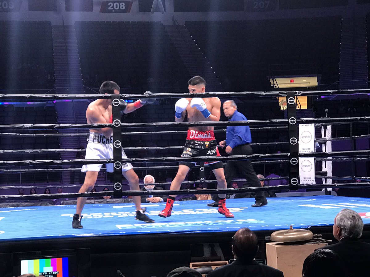 carlosrevelo__'s tweet photo. A las 10PM en noticias @Telemundo40 le tenemos el resumen completo de la velada boxistica que se llevo a cabo en el @bertorgdenarena🥊🥊 #RGVBoxing 💪💪 https://t.co/lZAWir4o4H