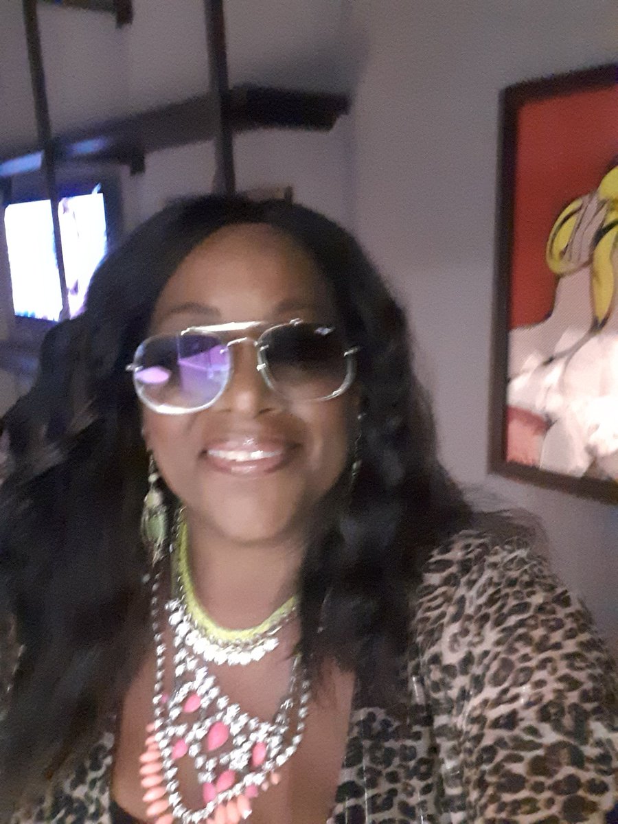 KymMazelle's tweet photo. Thank you Manchester 🎼🎶🎤💋💃🏾💃🏾🌈🦄 #prideweekend Wow! More #artist 2morrow #ArianaGrande #bananarama #emelisandi lovely #youngheartsrunfree Every blessing 😚 be safe. 💞 https://t.co/tQMsZh9CCS