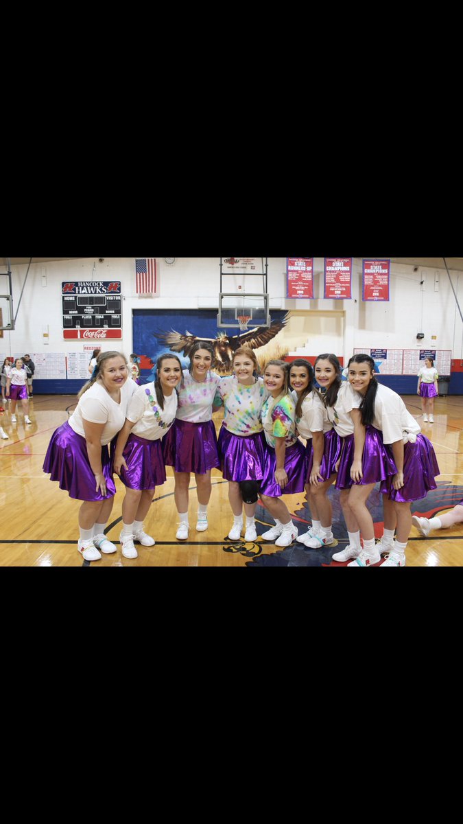 maddiealligood's tweet photo. happy senior season! #doitforem #teammateoftheweek https://t.co/HMT0zfJaiG