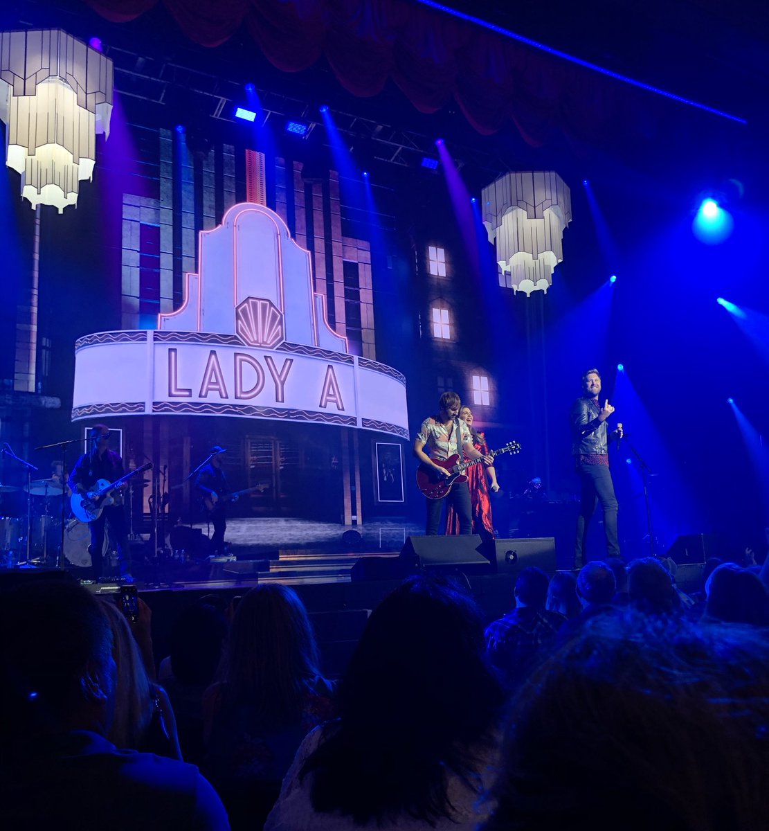 aalwilliams's tweet photo. Nothing quite beats hearing your favourite band live. @ladyantebellum were just brilliant last night. https://t.co/pHrqTBgD24
