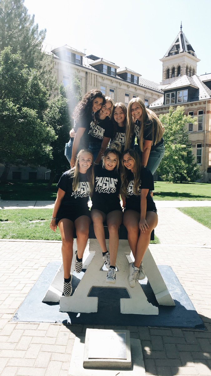 bird_sydnee's tweet photo. college is so much fun 💙 https://t.co/82g7E9P2j6