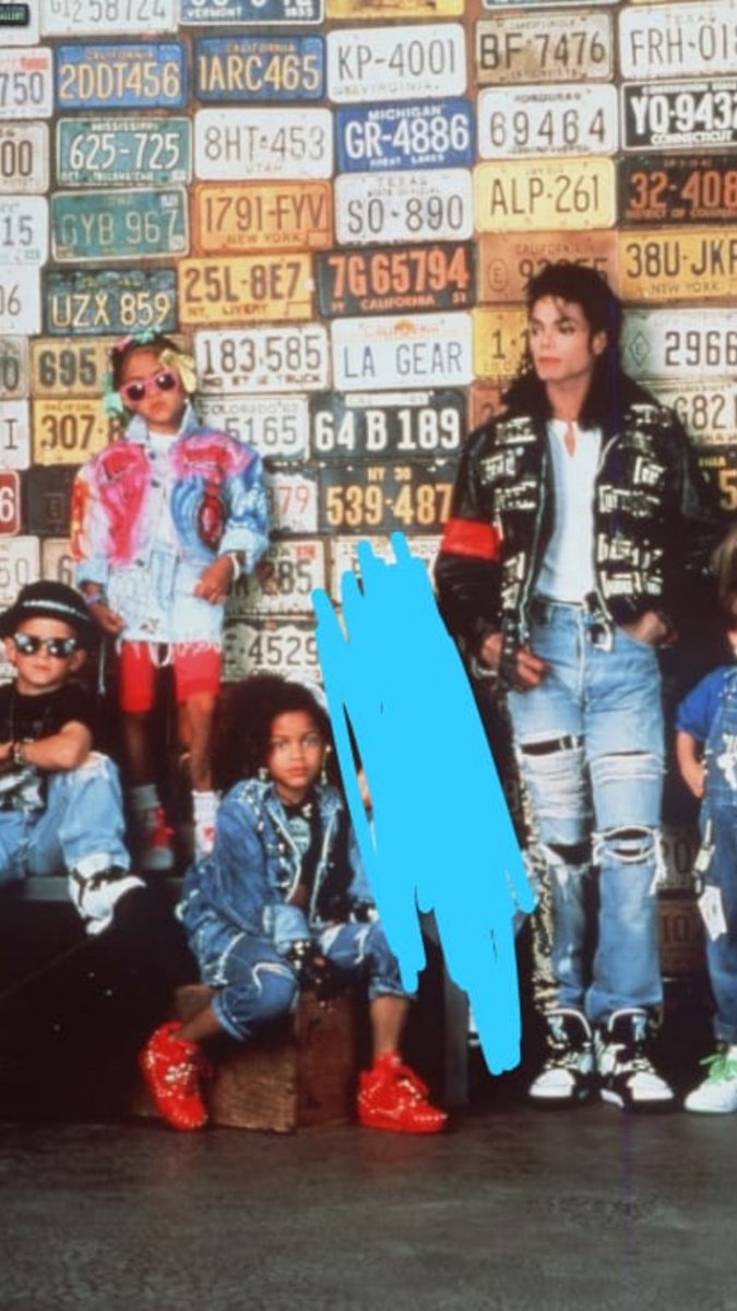 ResidentEVllL's tweet photo. I've fixed da Pic #MJInnocent #FactsDontLiePeopleDo #MjFamUnited #ChaseTheTruth #LiesOfLeavingNeverland #MJFam #MJtruthSquad https://t.co/jV4T6VQKYu