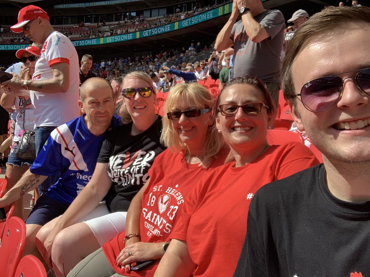 NorthernBird13's tweet photo. Not the result we had hoped for but still a fabulous day out with great people! Thank you @SpringerSaint @Wilf1872 @caroljambo 😘 #coys #hesthereasonwewontwinthetreble #saintsatwembley https://t.co/oEVYGUbQwP
