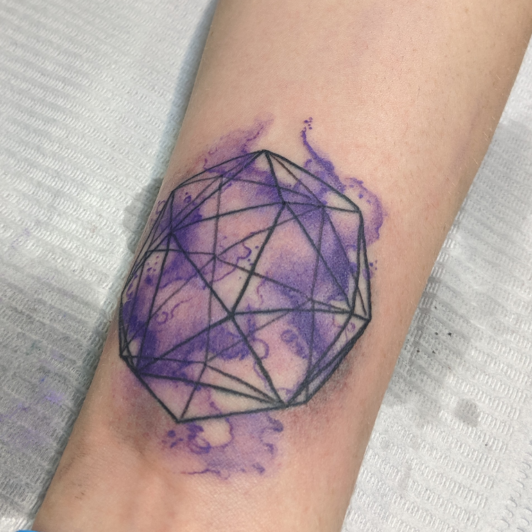 painterlyfiend's tweet photo. Lil custom amethyst d20 at
@geeksterinklegends @wizardworld
#d20 #dungeonsanddragons #d20tattoo #geek #nerdytattoo #gamergirl
#amyzager #watercolor #watercolortattoo #painterlytattoo #painterlyfiend #tattooinspiration #inked
#bestclientsever https://t.co/H1qJJwQ3Zq