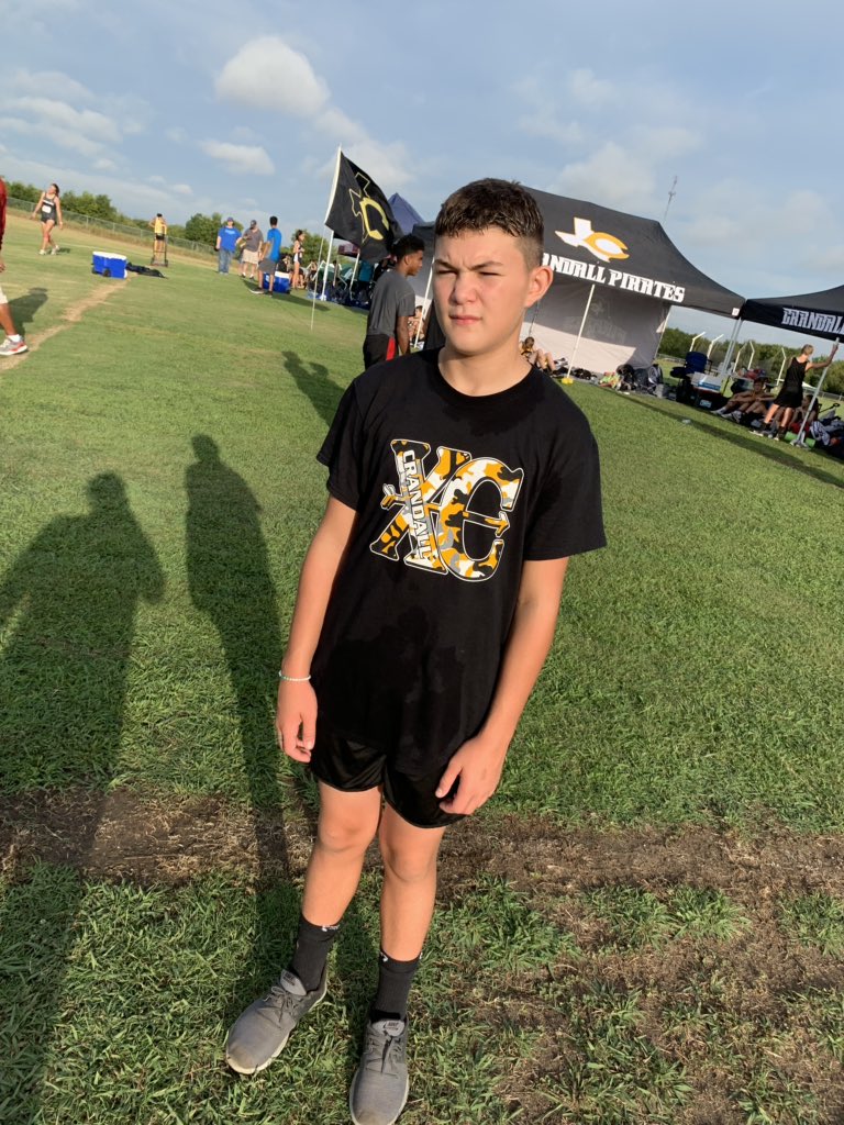 crystalwest0225's tweet photo. Proud mom moment!! I loved watching my Little’s run this morning. It makes waking up at 415am worth it!! #PXC #competewithapurpose #westpartyof5 https://t.co/BXjRJ717K6