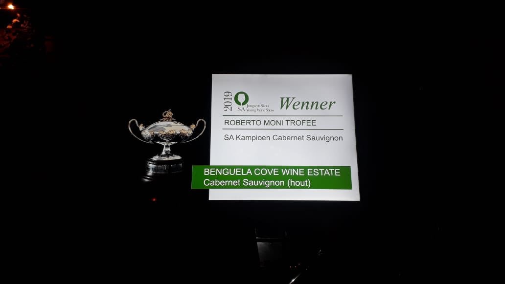 johannfourie's tweet photo. Oh what a night!! Trophies for South African best Cabernet Sauvignon as well as SA best Merlot going the way of @BenguelaCove ! Like all our wines made from 100% Estate grown grapes🍇🍷 #sayoungwineshow @WaldeckMichelle @SamarieSmith @pennya24group https://t.co/oghrgtZWLb
