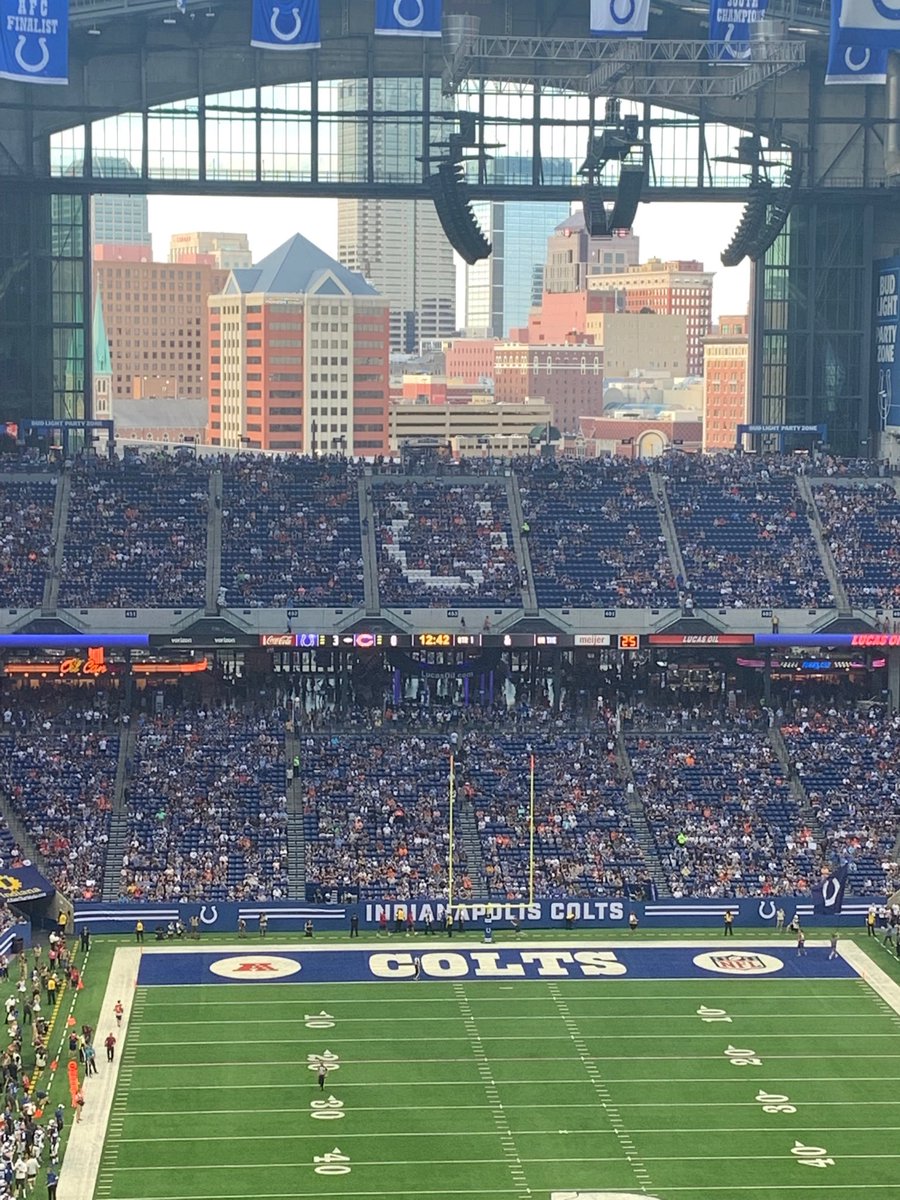 1Joblast's tweet photo. Saturday funday!! Colts vs Bears!  What a view! https://t.co/slaa449XE4
