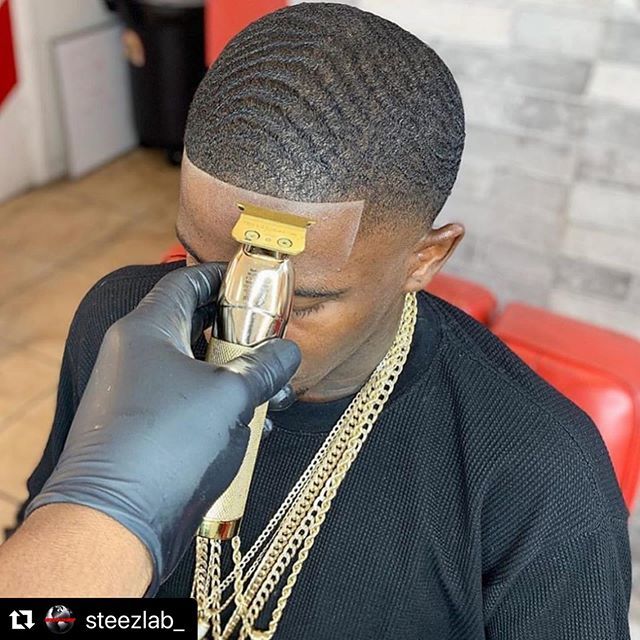THEORIGINALRCW's tweet photo. #Repost @steezlab_ with @make_repost
・・・
Razor Sharp 🔥🔥 via: @musethebarber 💈 (Check out our E store in our bio featuring 40+ velvet and designer durags, Headbands, and more )🔥🙌🏽🚀
. .
.
.
.
.
.
.
.
.
.
.#STEEZLAB #360waves #180waves #durag #spinn… https://t.co/WtNG0cV9dC https://t.co/K4f9ocPJ49