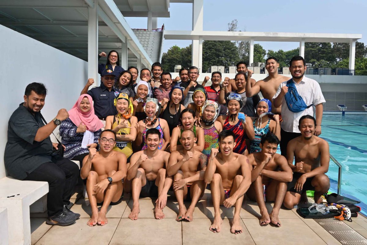 It's our pleasure to meet the officials from sport ministry, IOC Indonesia, National Sport Committee and POSSI
Hope the officials can see how we strive hard for our medal target. Let's do this, guys!!
#roadtoseagames2019 #possiindonesia #kemenpora #underwaterhockey #seagames2019