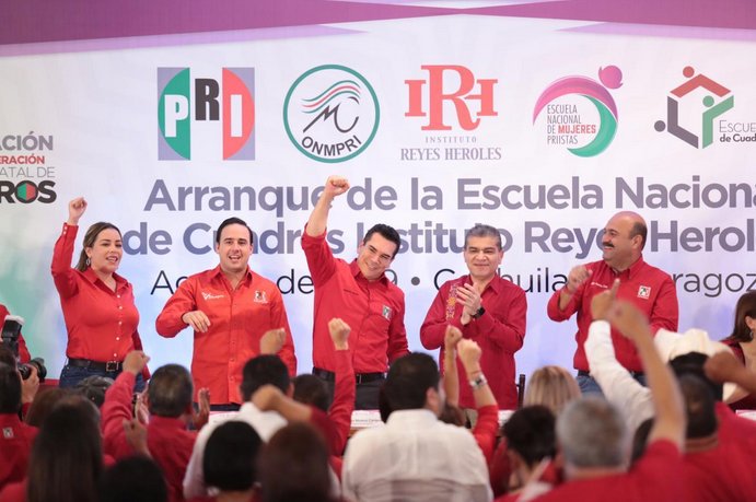 PRIMX_Saltillo's tweet photo. Impulsar un partido humilde, sencillo, cercano a la gente, es lo que va a construir el mejor PRI de todos los tiempos: @alitomorenoc Presidente CEN @PRI_Nacional https://t.co/osrzNxSOMe https://t.co/Koi7dzVN02