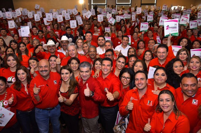 PRIMX_Saltillo's tweet photo. Impulsar un partido humilde, sencillo, cercano a la gente, es lo que va a construir el mejor PRI de todos los tiempos: @alitomorenoc Presidente CEN @PRI_Nacional https://t.co/osrzNxSOMe https://t.co/Koi7dzVN02
