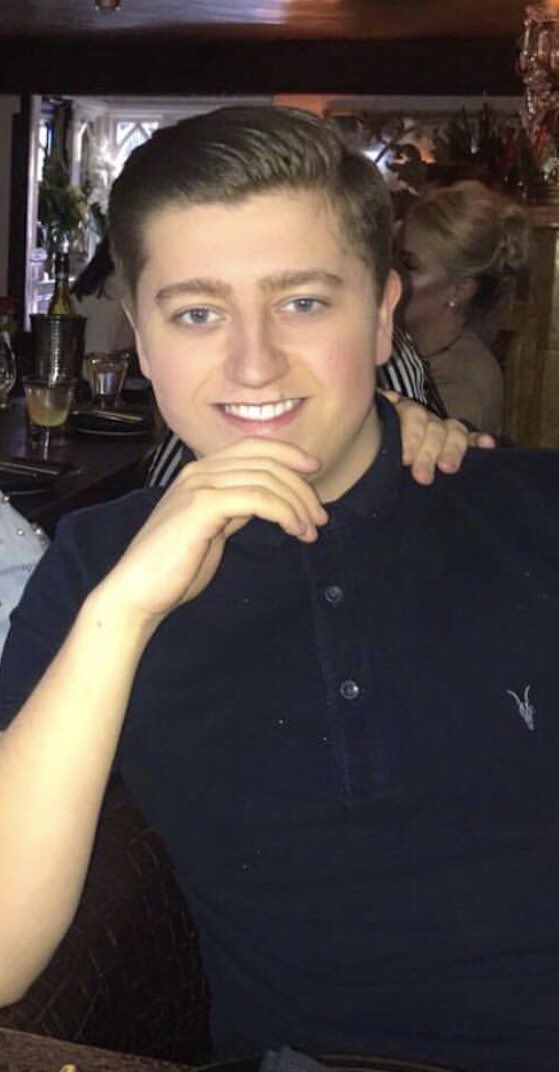 BoringUFC's tweet image. A belated Happy Birthday to our false No.9, @BIGelz24 who celebrates his 21st Birthday. Hope you’ve have a great day Elz!

Make a birthday wish 🎂🙏🏻

*wishes for Boring United to make a comeback👀

⚫️ #BUFC #BigElz