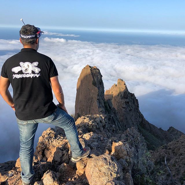 Noacopter's tweet photo. Vuelitos con el amigo @salvafpv 👌🏻
Por Tenerife 🏝 ⛰☀️
#armattanquads #dronelife #fpvtenerife #fpvtenerifeteam #tenerife #dronestagram #goprohero7 #yosegonfpv #noacopter #impulseRC #impulseRC_FPV #brotherhobbymotors #kissfcv2 #flyduino #rcpapa #hqprop… https://t.co/zf7uRmzg7U https://t.co/ByFuW46dVX