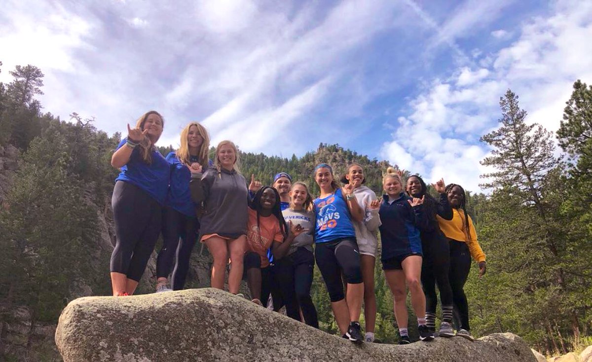 Almighty_lex's tweet photo. Thank you so much to @UTAMavsAD @DebbieRanee for allowing us to have this amazing and beautiful experience in Colorado!🌲 Memories and friends made forever.  #mavup #funbelt https://t.co/LBPyUwMDT5