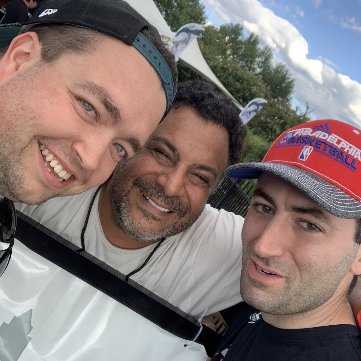 AKopania's tweet image. Always good seeing the cuz, @AnthonyLGargano at @975TheFanatic’s #975FanFest