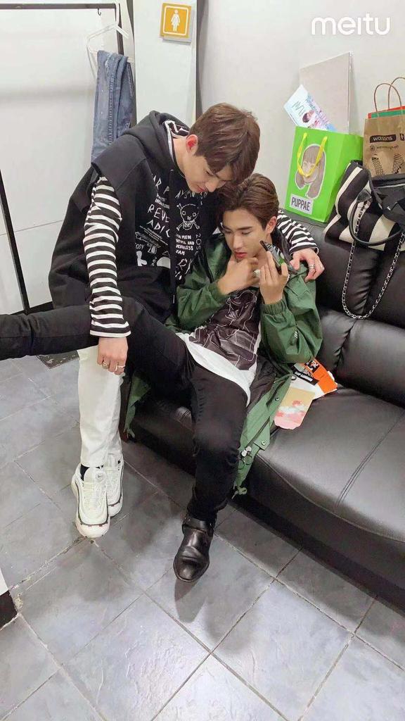 P_AISAna's tweet photo. @TutorHeart1 @zkxXBACK9PinSon @WeLoveYThai PerthSaint forever!
Cr:logo
#PerthSaintSaiton https://t.co/8J2OhREFZe