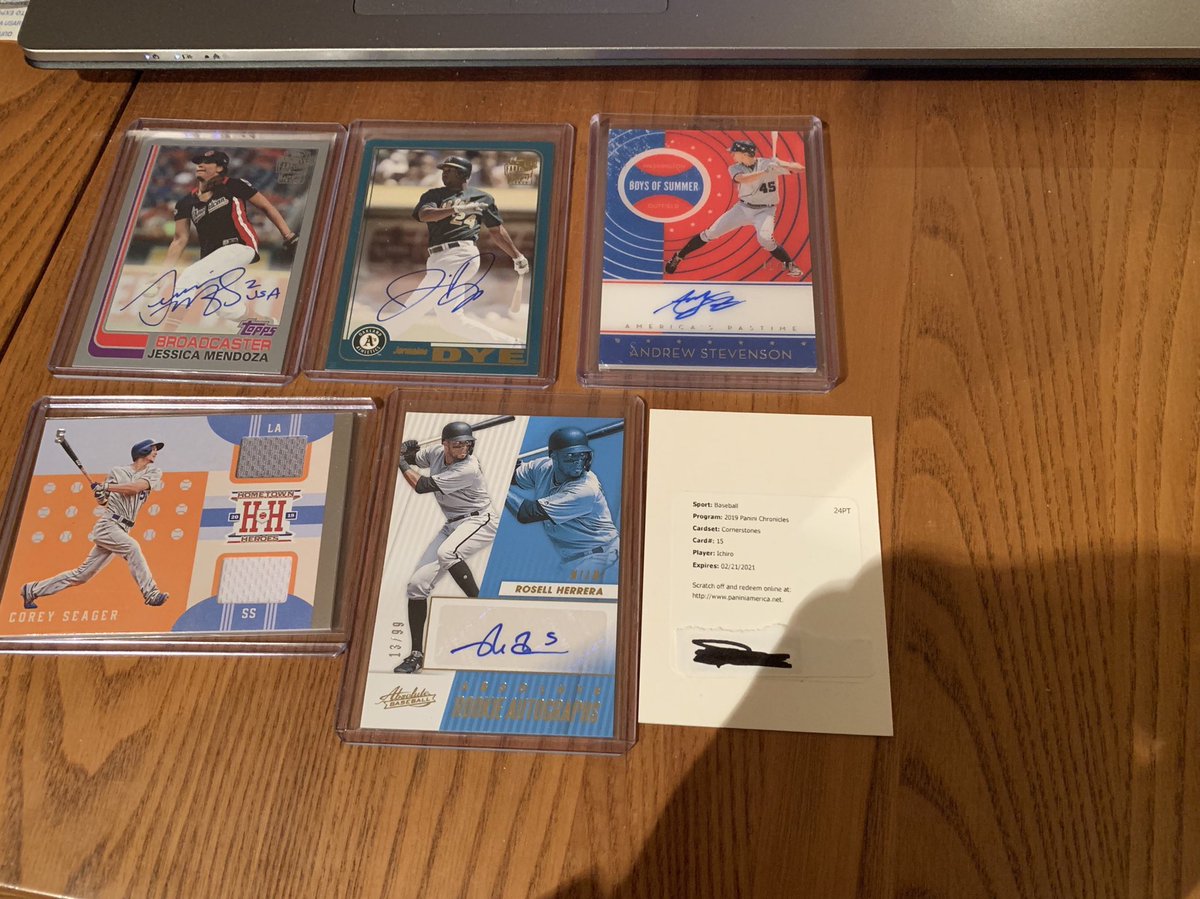 CardsCollector4's tweet photo. Hits from @Topps Archives and @PaniniAmerica Chronicles https://t.co/TWN9DImmdG