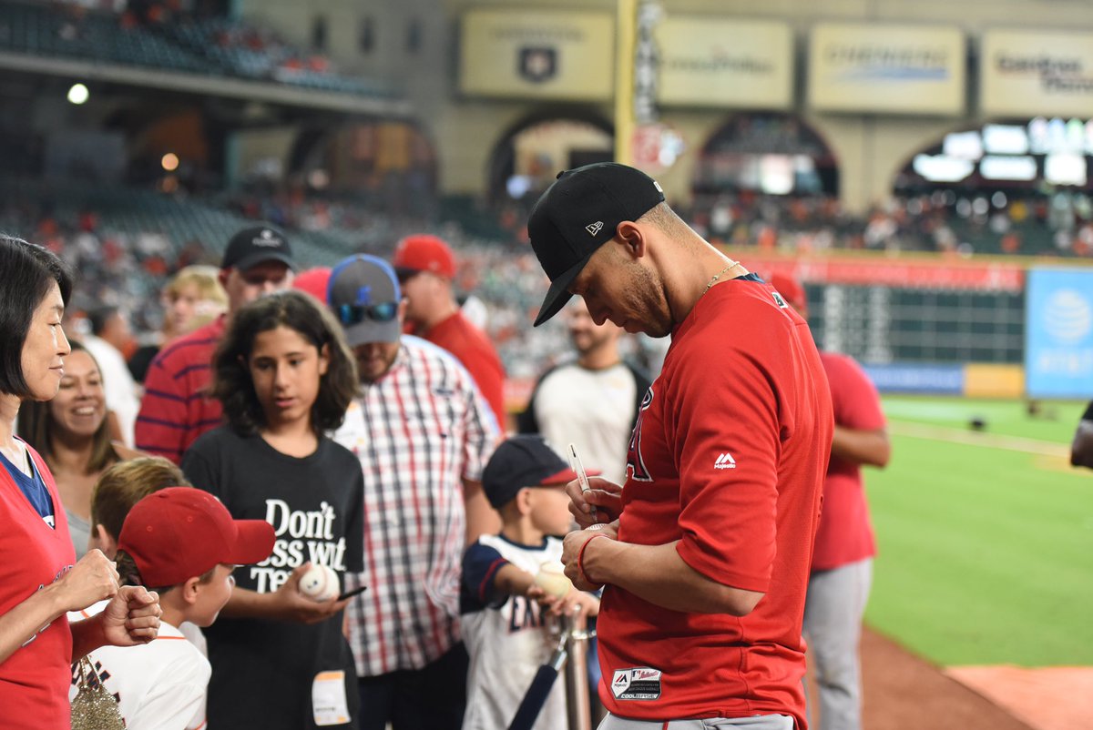Angels's tweet photo. Simba shares some swag. https://t.co/3ZaWDGu30L