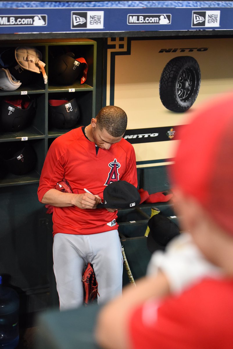 Angels's tweet photo. Simba shares some swag. https://t.co/3ZaWDGu30L
