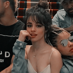 fckhst's tweet photo. AU Camren

вєττєr вy мysєℓƒ

onde Camila e Lauren se encontram em uma reunião de turma, 10 anos depois da formatura do ensino médio. 
O que Camila não esperava era reviver as sensações de quando tinha 17 anos e vivia um amor platônico pela capitã das líderes de torcida. https://t.co/je9nWqccbJ
