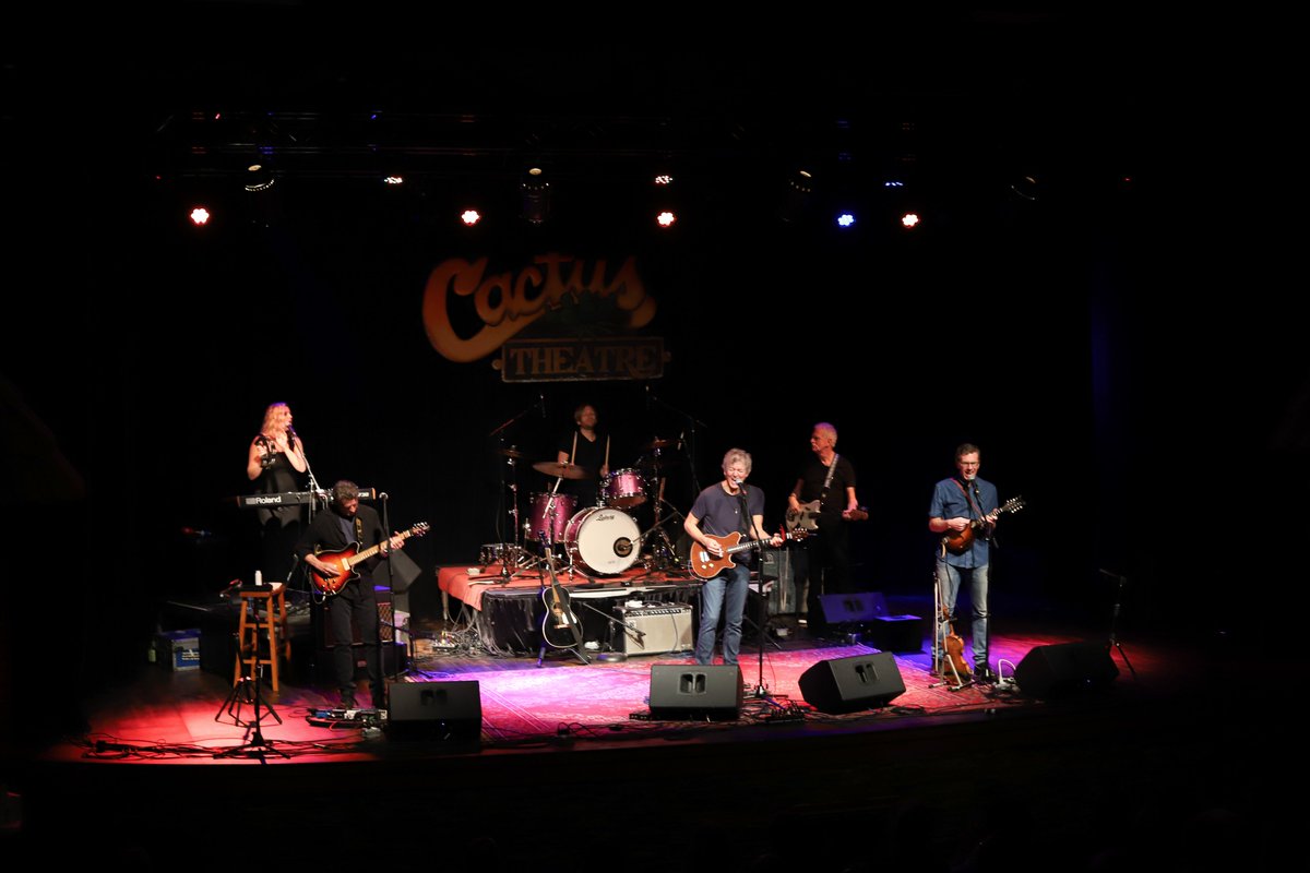 RodneyJCrowell's tweet photo. Thank you Lubbock and @cactus_theater for a great time last night! https://t.co/QRansVi5f1
