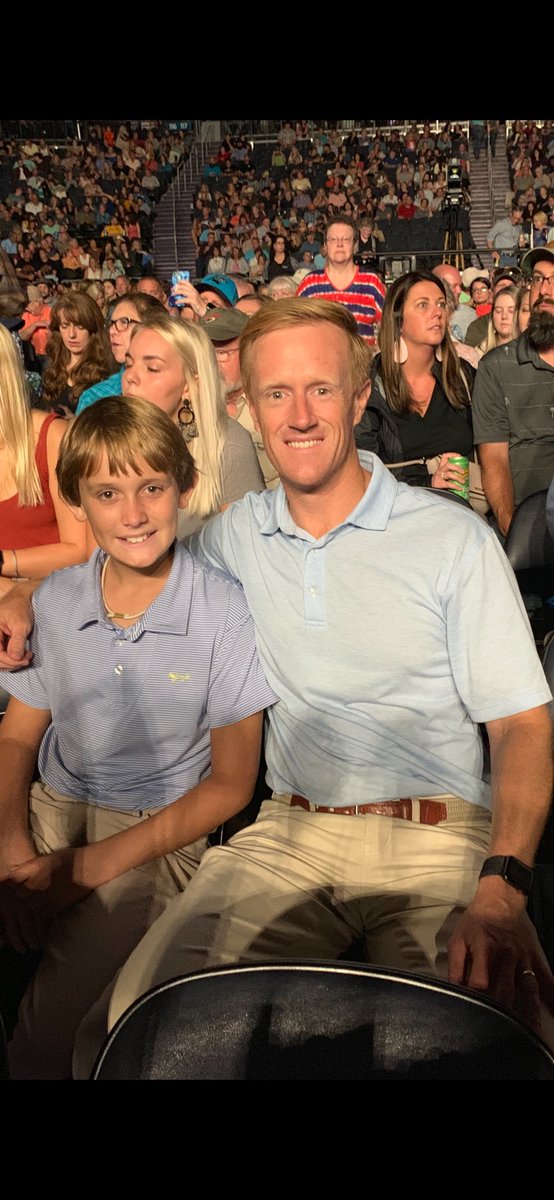 fcason's tweet image. #spectrumcenter #alanjackson