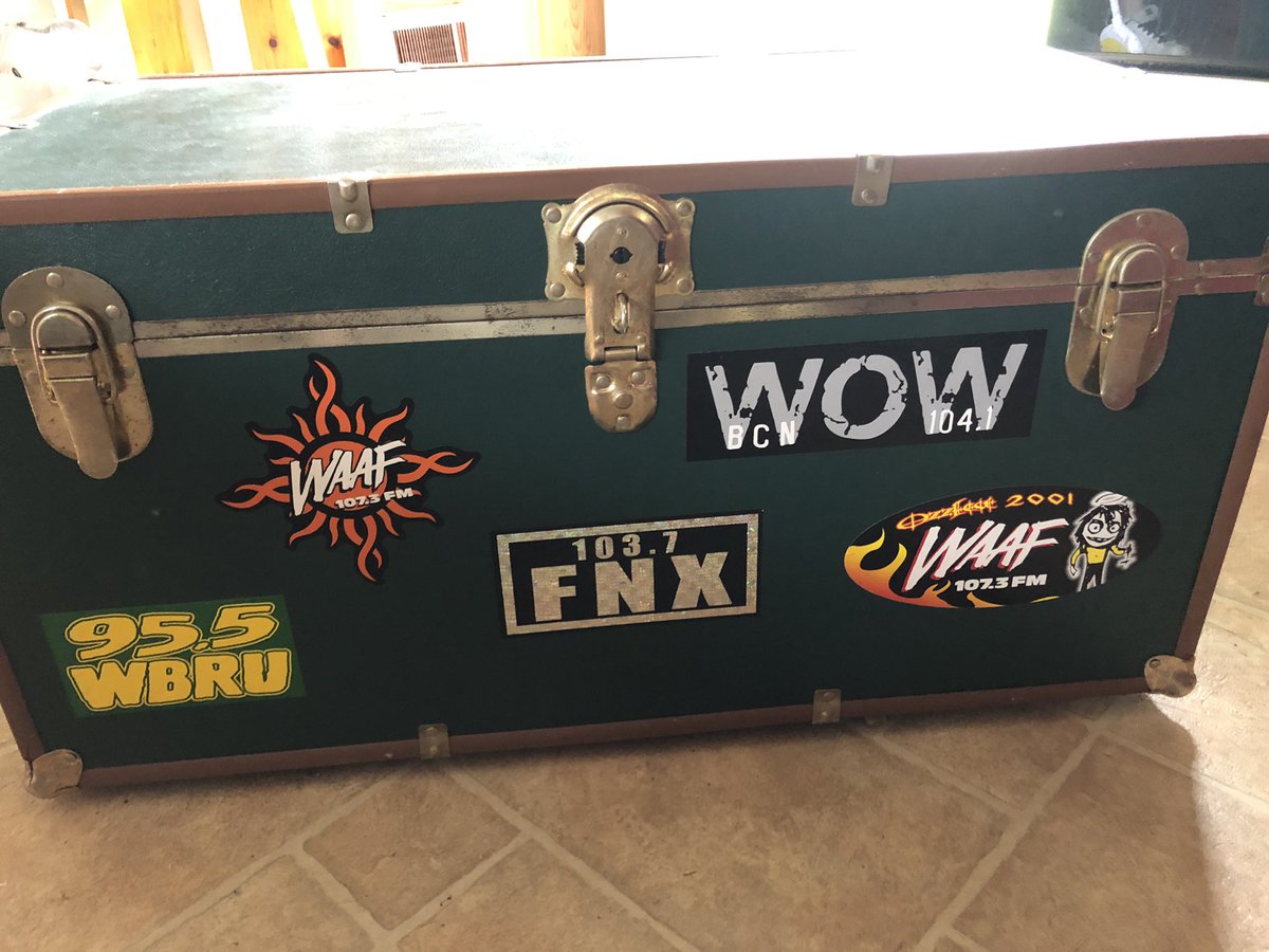 AnnaMJ311's tweet photo. My how things have changed in radio land through the years! @waaf #wbru #wbcn #fnx #rockerchick #blastfromthepast #bostonradio #providenceradio @GregHillWEEI @DanielleMurr @MikeHsuAAF @MistressCarrie @lbwaaf https://t.co/NStbW3Bvjq