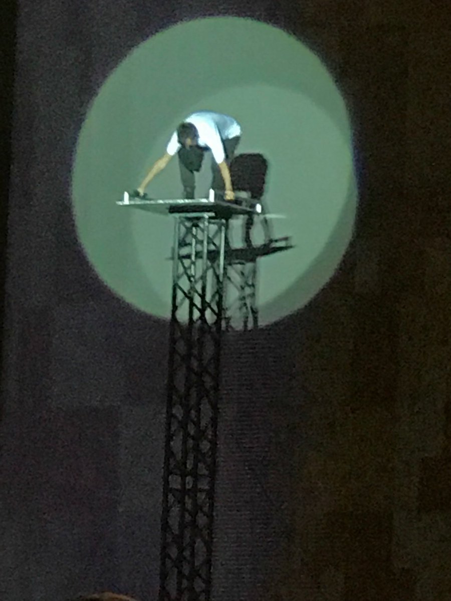 _amysnow's tweet photo. just before Tyler did a sick handstand #RandL19 https://t.co/aOBZI1pJ6Y