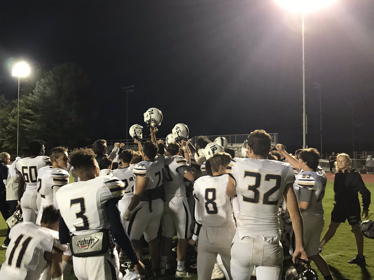 CHS_Cavs's tweet photo. Congratulations @CuttyFootball and @Coach_Kavy on 1st career Cavalier victory! #BeTheChange #GreatToBeACavalier #RiseAsOne https://t.co/CExbfTiRyk