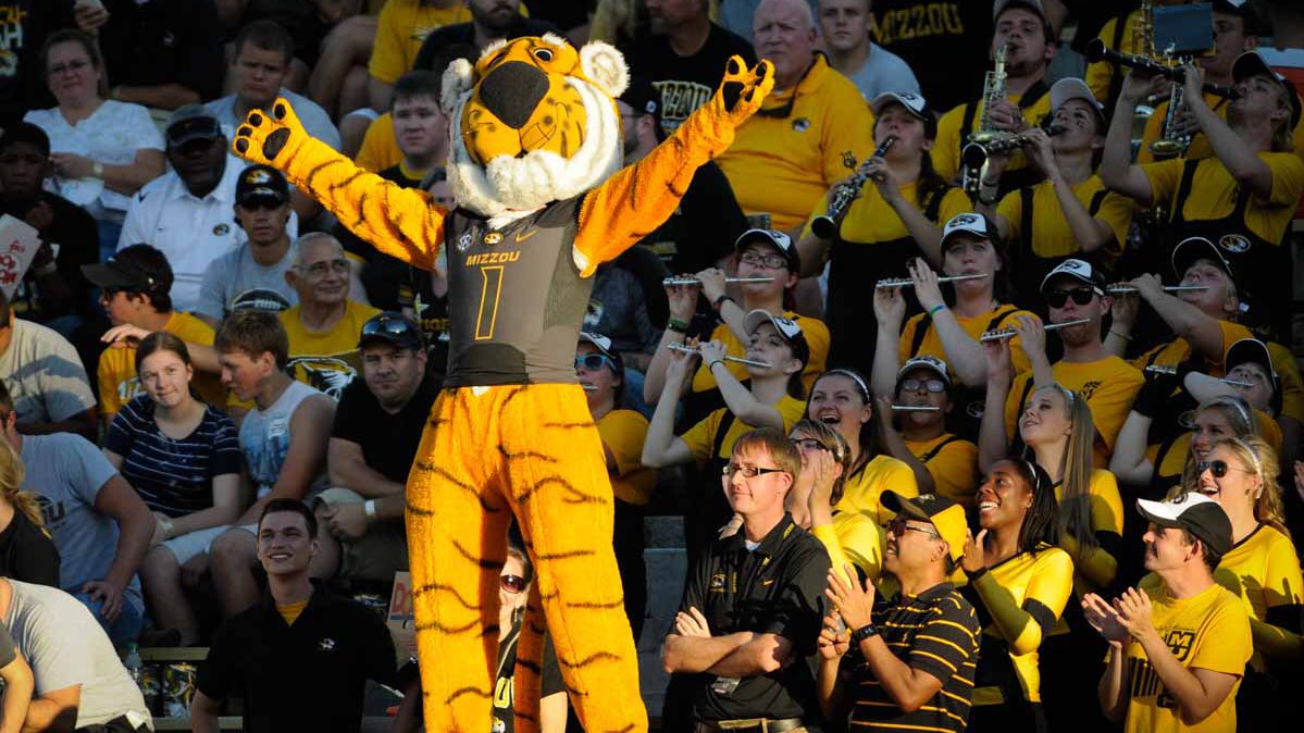 Mizzou's tweet photo. Only 7️⃣ more days until @MizzouFootball returns 💛🏈 https://t.co/ix2bWNidj3