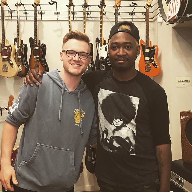iHarsh13's tweet photo. Just happened to run into the great @sharkey335 at @chicagomusicexchange !!! 😱😱 https://t.co/BHZqZe2STD https://t.co/R767GFEUMJ