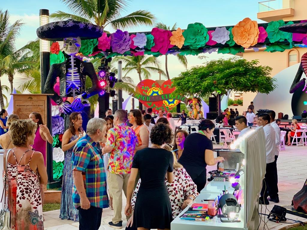 Our Farewell Dinner has kicked off! We’re excited to announce our 2019 Partner and Client of the Year &amp; 2020 Connection location tonight. #GDPConnection