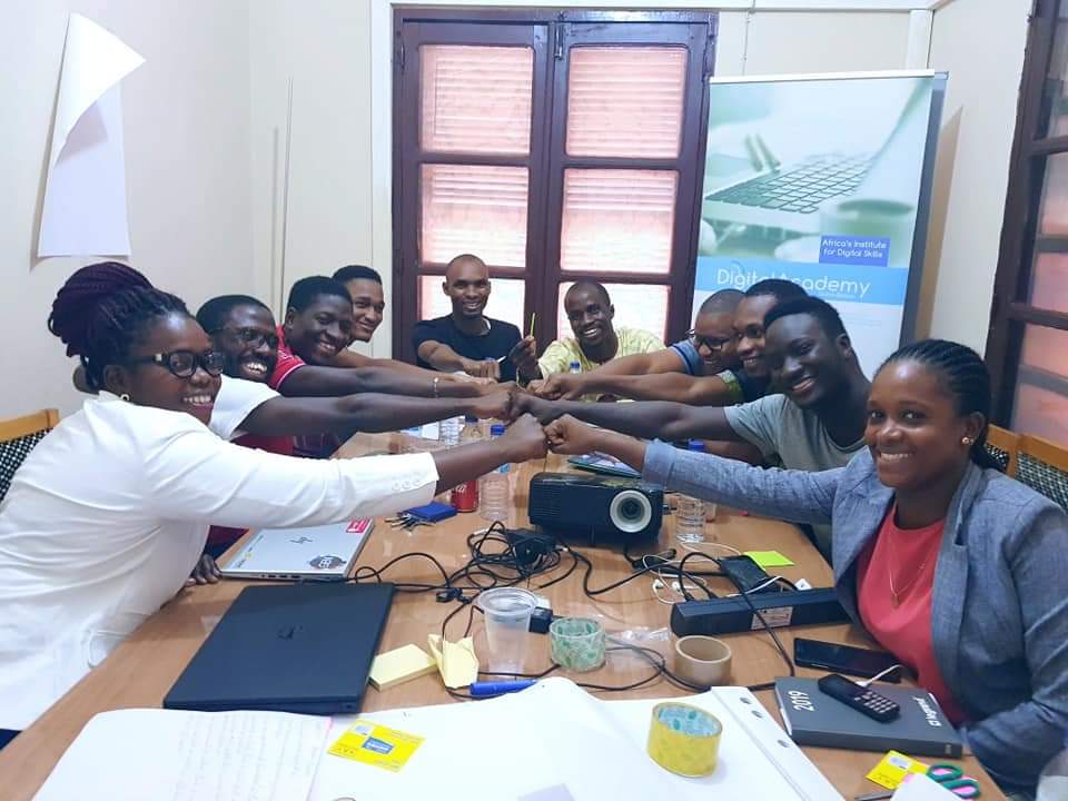 BigTechgw's tweet photo. A equipa em busca da satisfação dos nossos clientes.  Um workshop descontraído de fim de semana para refletir e desenvolver a nossa estratégia #B2B - Inovação continua dos nossos processos e a qualidade dos nossos serviços/produtos.  

@BigTechgw changing 🇬🇼 with Innovation ! https://t.co/u96JgUdCXj