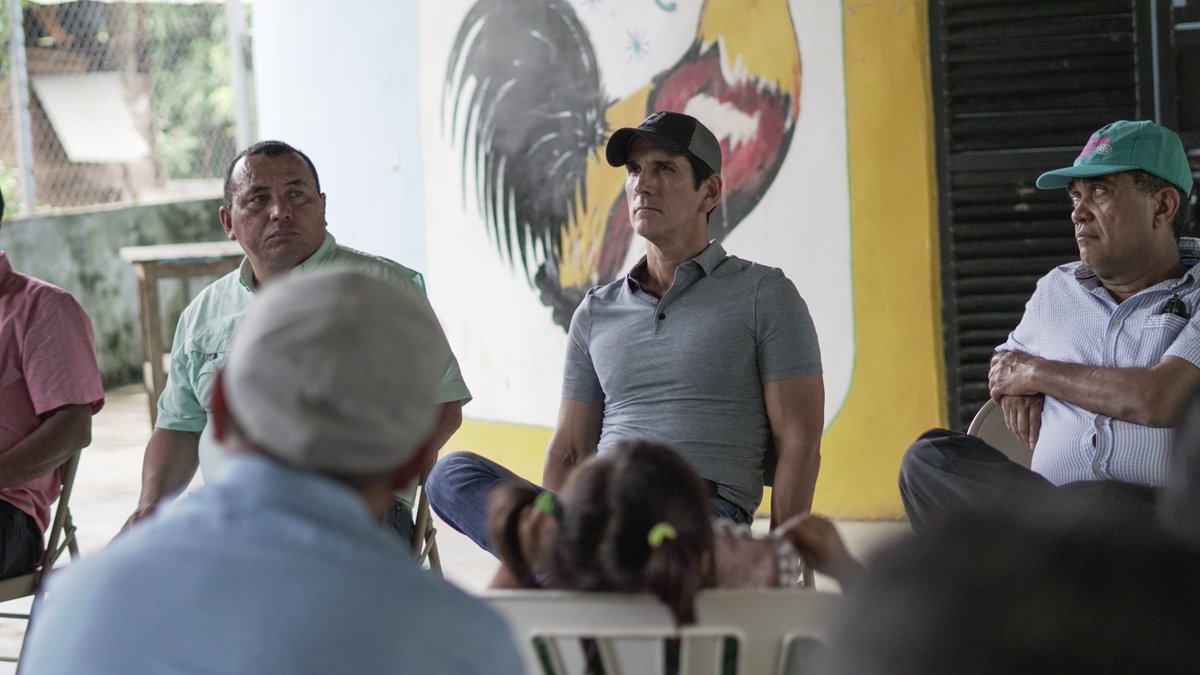 romuloroux's tweet photo. Hoy visitamos Santa Fe de Veraguas. Excelente reunión de trabajo con nuestras autoridades electas, excandidatos, convencionales y dirigentes. ¡Que gusto volver a verlos! Seguimos haciendo el trabajo de fortalecer y unificar el partido. https://t.co/r1ezNkXrSC