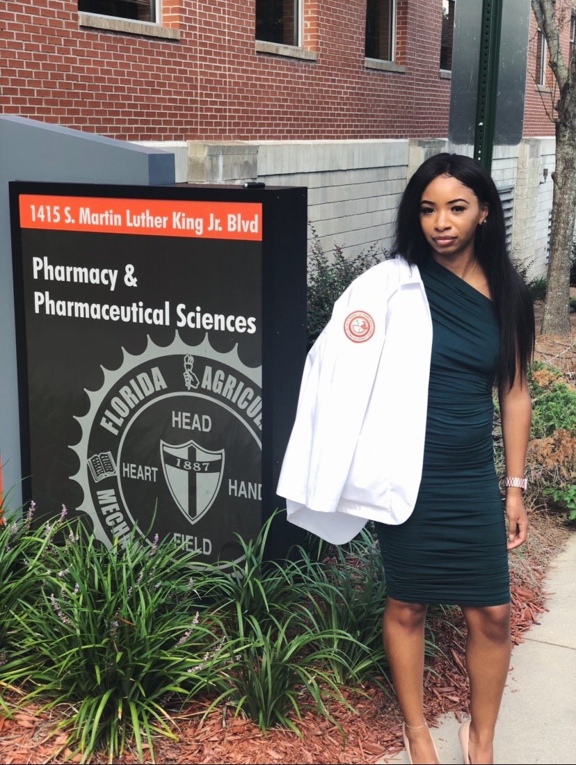 Please hold your applause until the doctor comes in 🤐👩🏽‍⚕️ Doctor on the way! #BlackGirlWhiteCoat