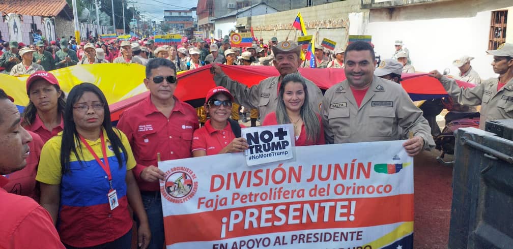 BellorinPDVSA's tweet photo. La clase trabajadora de la #DivisiónJunín dijo presente en la caminata antiimperialista en #Pariaguán con nuestras consignas y la convicción indestructible de un Pueblo soberano #NoMasTrump 

@BoscanEvenin https://t.co/TkXXm4QdlZ