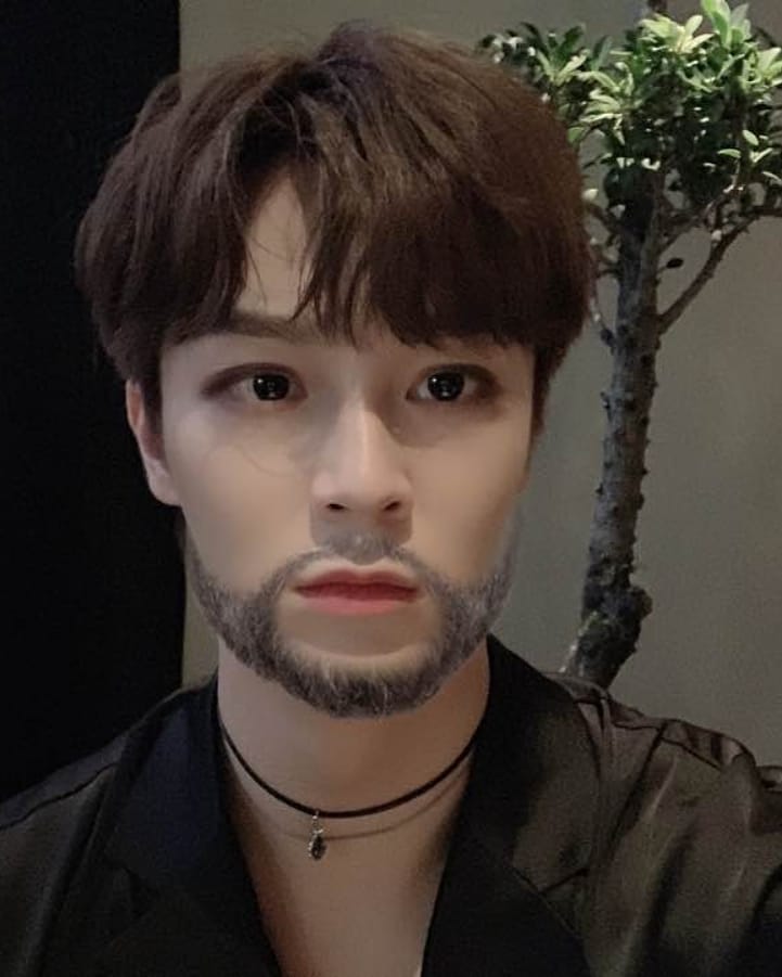 NoirPhilippines's tweet photo. [TRANS] 190821 Noir official Instagram update 

The charm of a rugged man  🧔🏻
Actually I like this filter the best kkkkkkk

#느와르 #NOIR #EnergeticIdol #GodlyIdol #남윤성 #YUNSUNG #Beard #ShouldIGrowItOut #PerfectFilter 
©️ @Noir__official 
Trans: @noir__int https://t.co/ItCiZWigtb