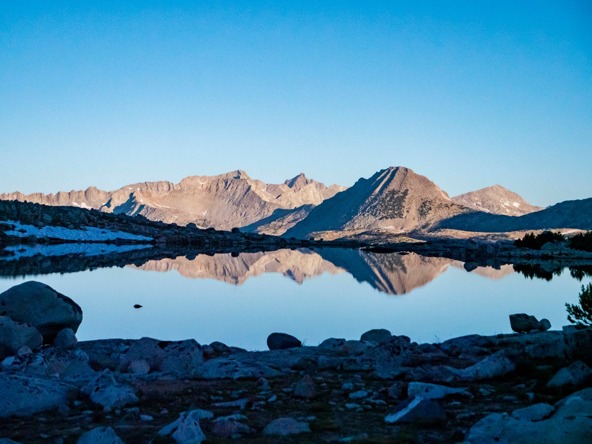 Still water in the morning! Pilot Knob on the right. W6/SS-156. 5.6 miles to the top from camp. With @kg6hqd @akimmerly #SOTA #hamradio #hikingadventures #mountains #mountainadventures #hiking #summitsontheair #sierramountains #sierras #camping #reflection #landscapephotography