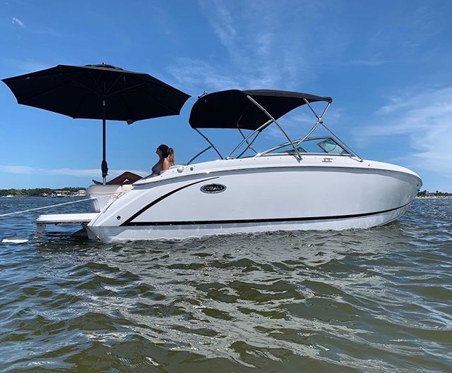 Cobalt R5 out at Disappearing Island 🤙
.
.
<a href="/cobaltboats/">Cobalt Boats</a> #lakelife #chill #relax #floridalakelife #floridalake #orlando #clermont  #goodtimes #gettommys ift.tt/2Pc7l2c