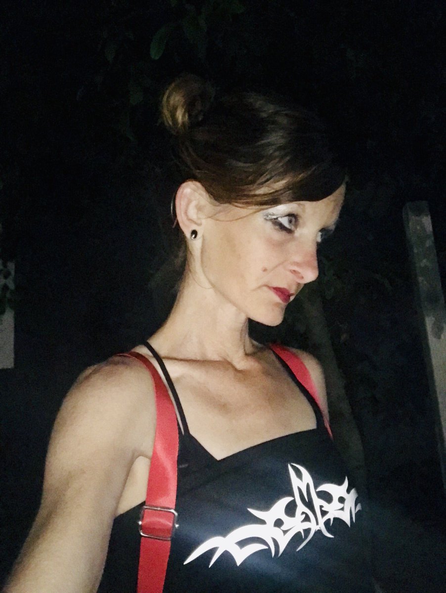 alicia262girl's tweet photo. Kremwork night @Kremwork #techno #seattletechno @dollskill https://t.co/d6Sz29J7wT
