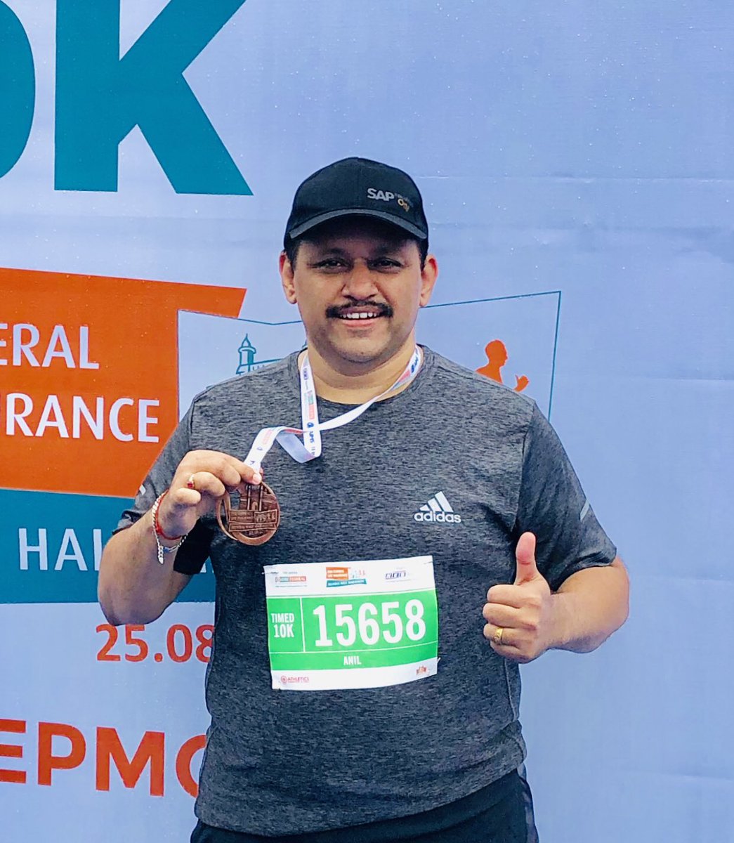 anil_marali's tweet photo. Finished 10K run at IDBI Mumbai Half Marathon #BKC ..feeling awesome😀 ; Saw master blaster @sachin_rt encouraging runners!! Enjoyed the running 🏃‍♂️ in #MumbaiRain ☔️ @MumbaiHM 

#KeepMoving #Marathon #Running #RunningInRain #HalfMarathon #KeepMovingMumbai #HappySunday #LifeAtSAP https://t.co/WiKrIFjWkK