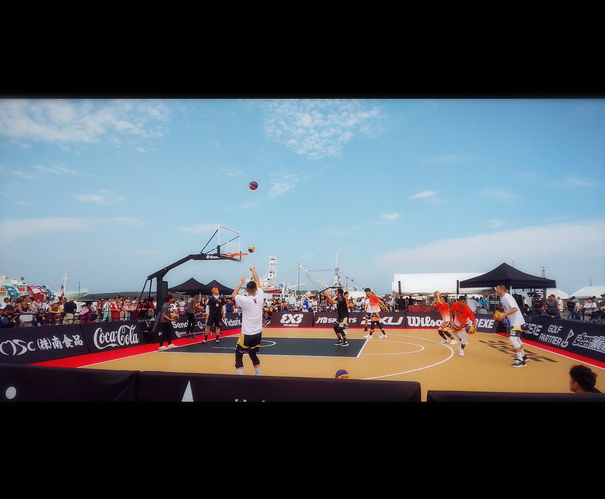yumirou13's tweet photo. 3×3(o^-^o)
会場は焼津漁港⚓️
暑ーーーーーーーーーーい☀️
風が出てきたな😅💦💦
ファイトー(*´∀`*)尸"
#スリーバイスリー
#3x3
#焼津漁港
#ZETHREEEXE
#ZETHREE https://t.co/uMiDT5LZuA